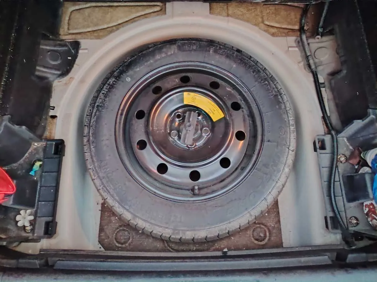 Car image 33
