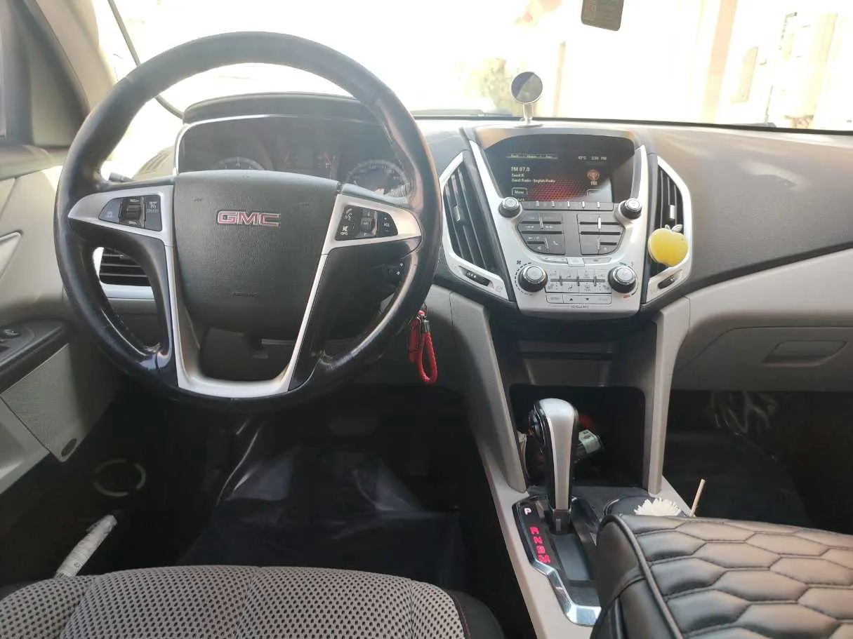 Car image 19