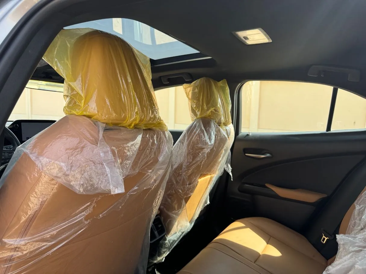 Car image 15