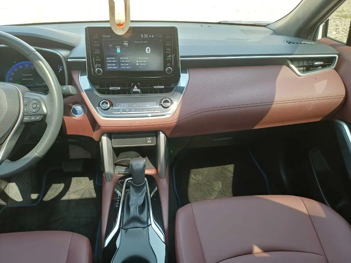 Car image 16