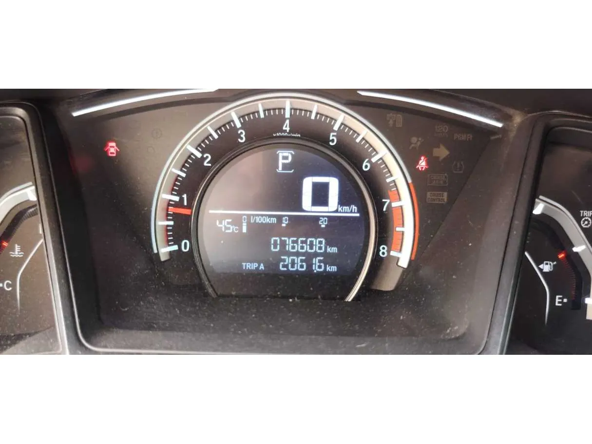 Car image 19