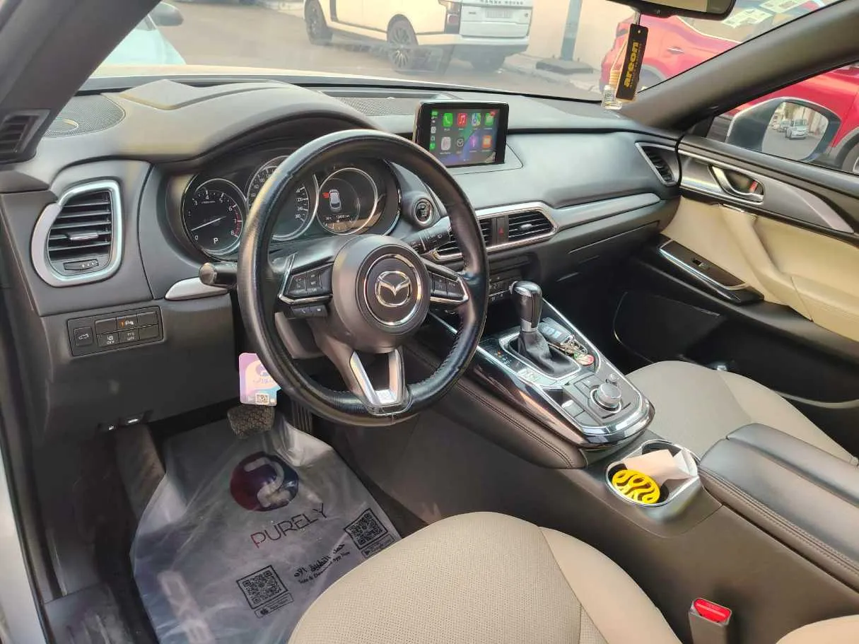 Car image 12