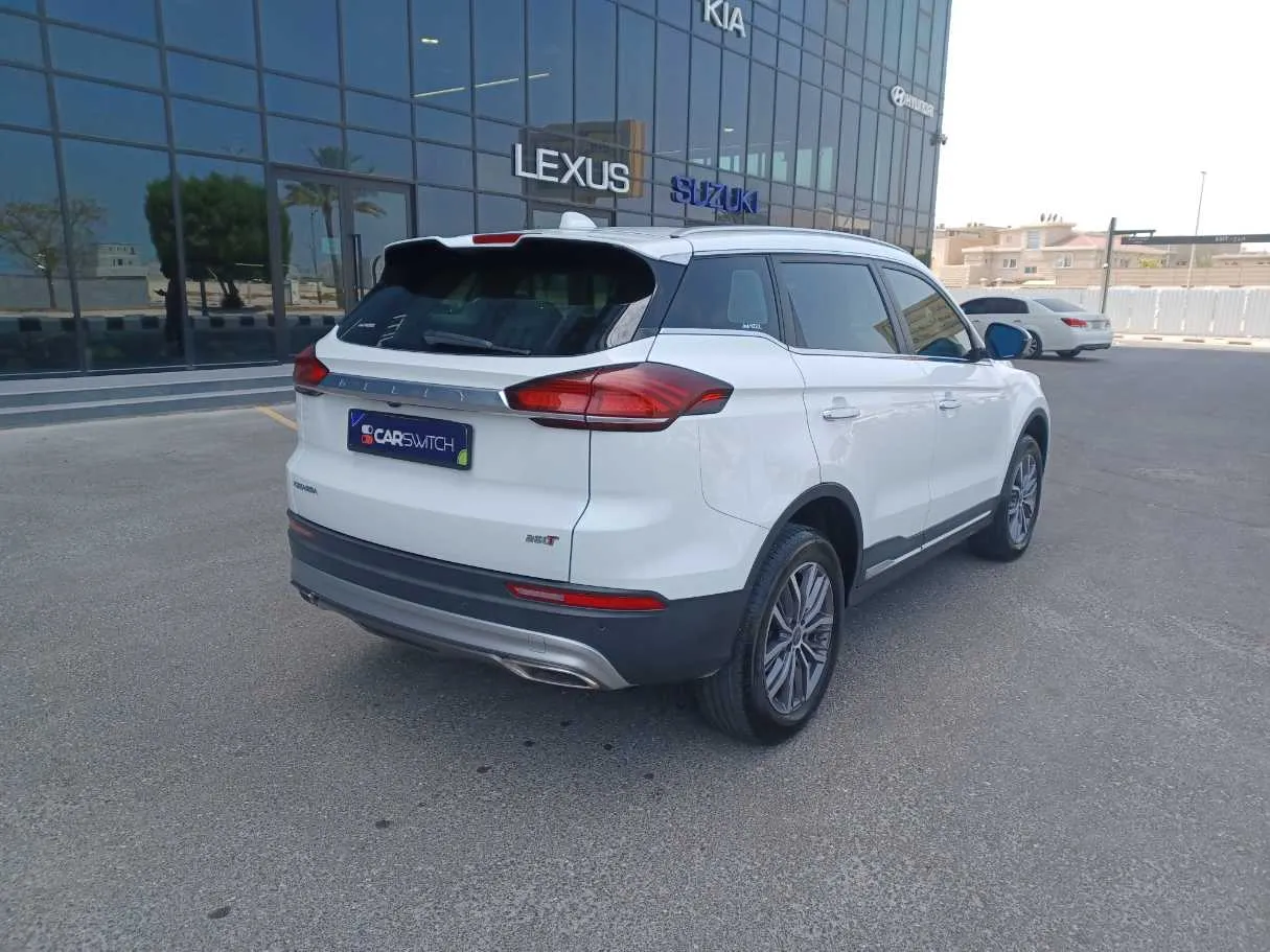 Car image 5
