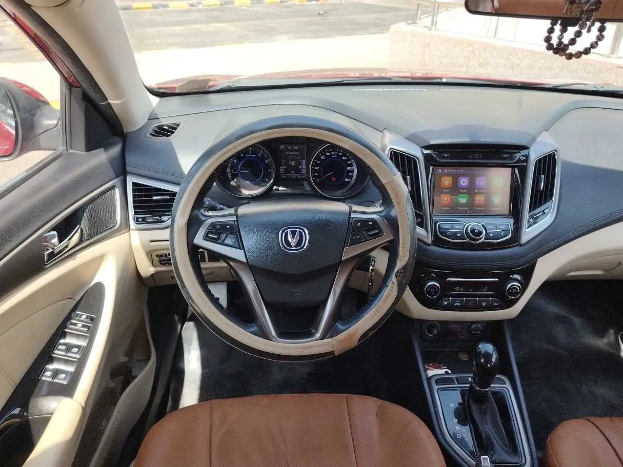 Car image 25