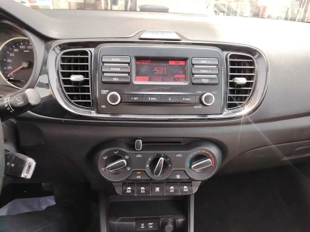 Car image 25