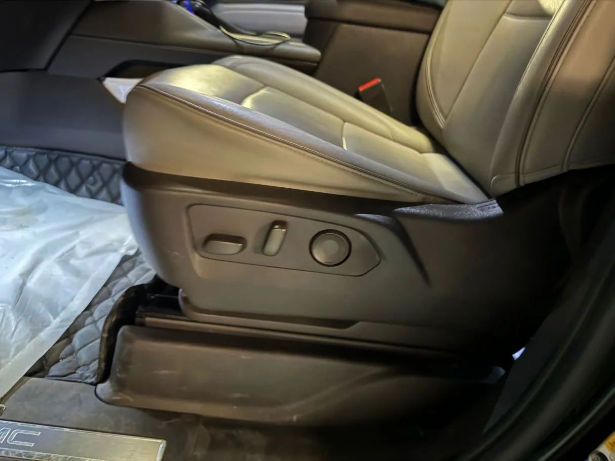Car image 28