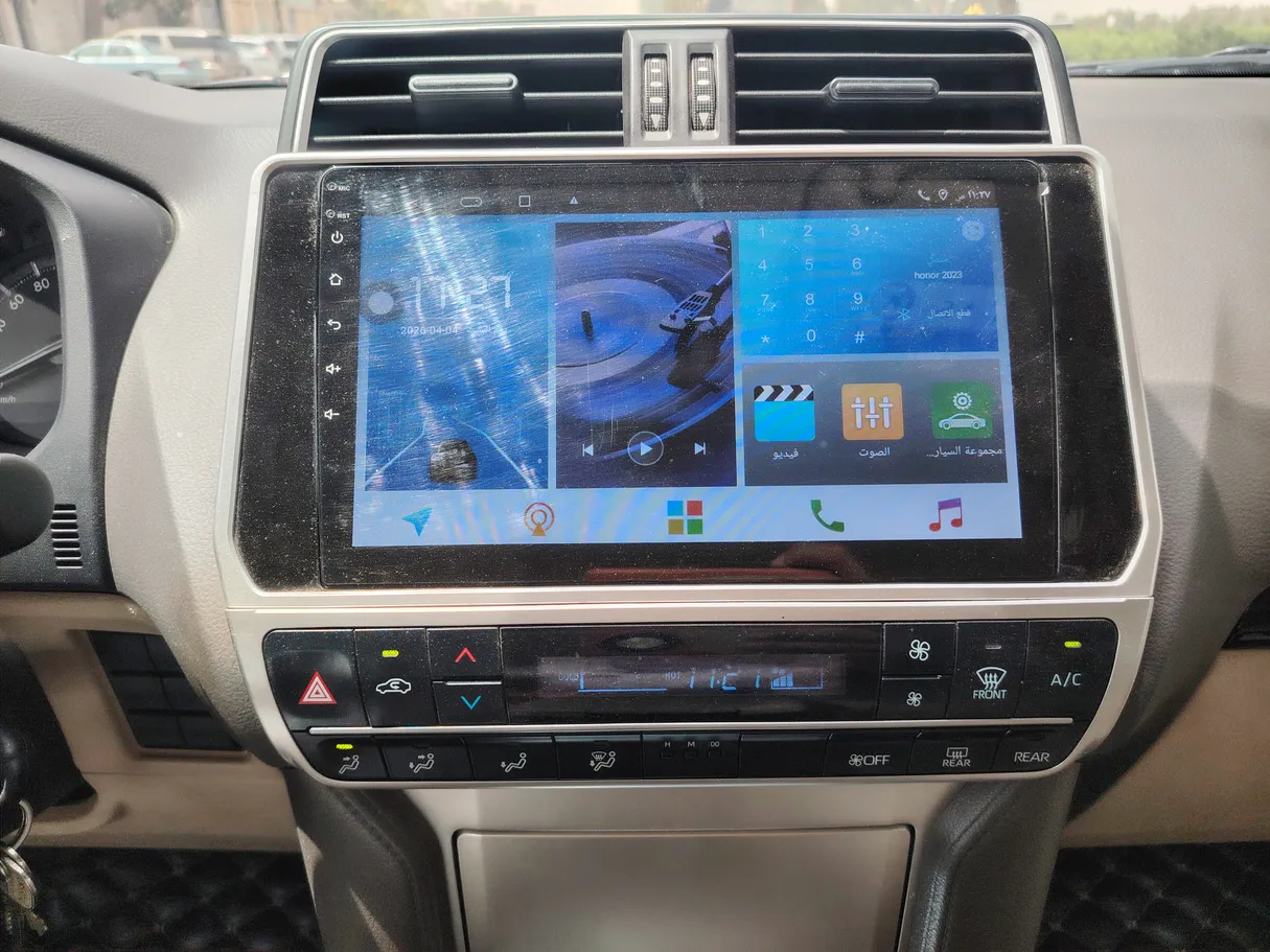 Car image 19