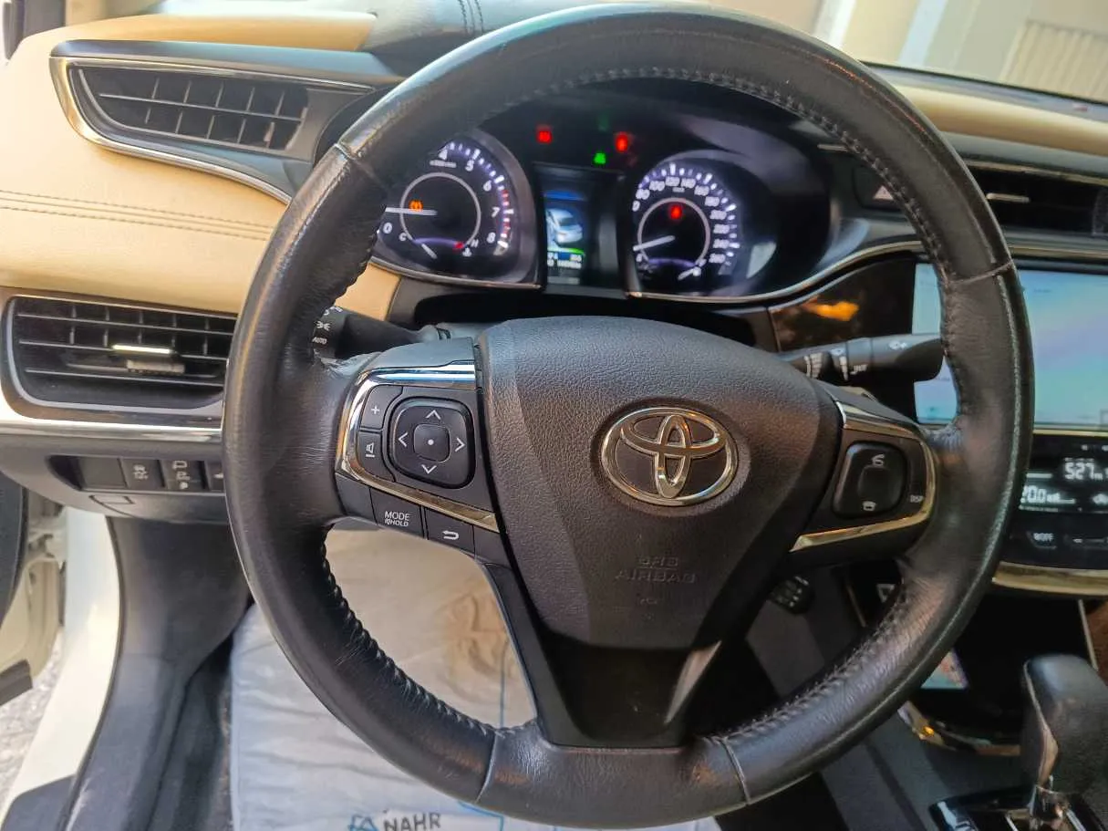 Car image 18