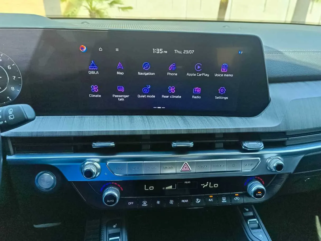 Car image 25