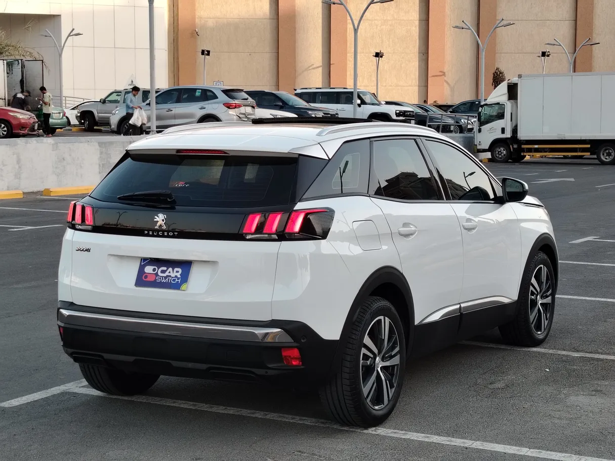 Car image 5