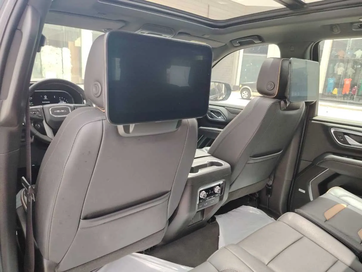 Car image 32