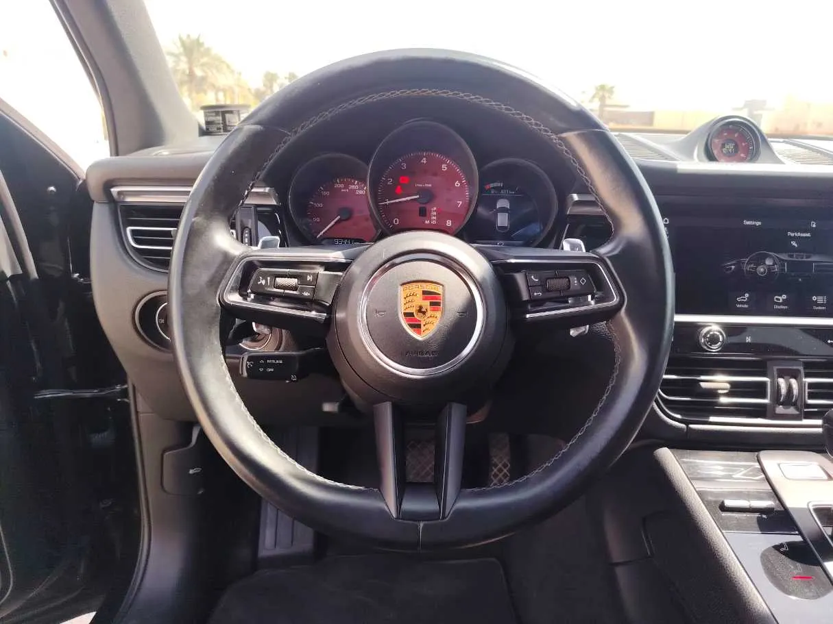 Car image 23