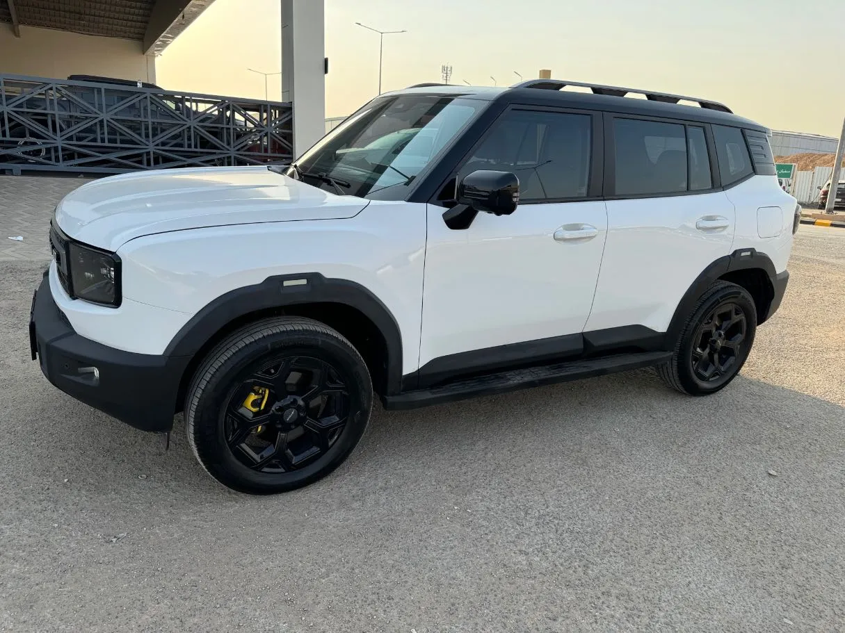 Car image 8
