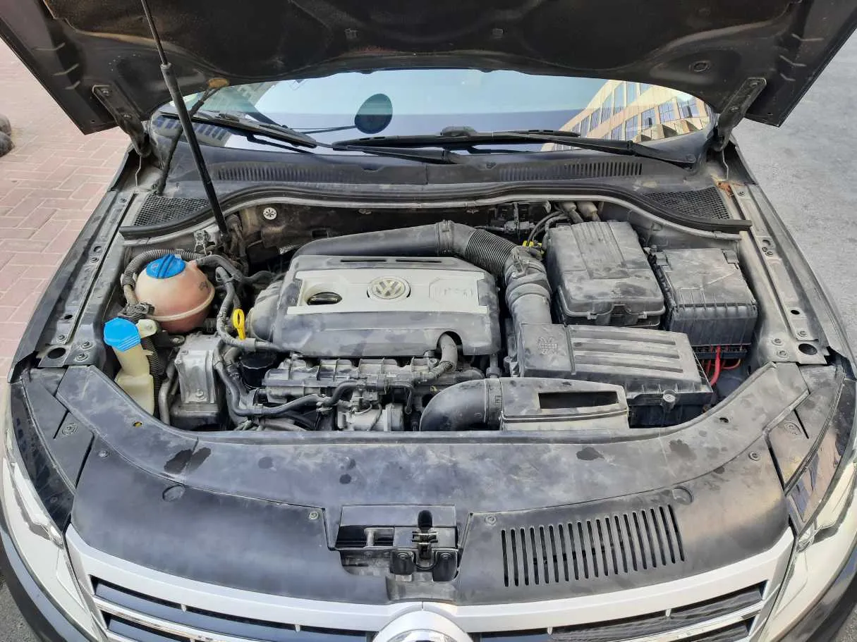 Car image 19