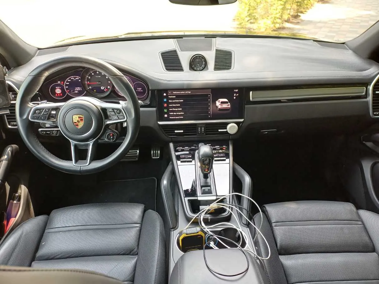 Car image 15