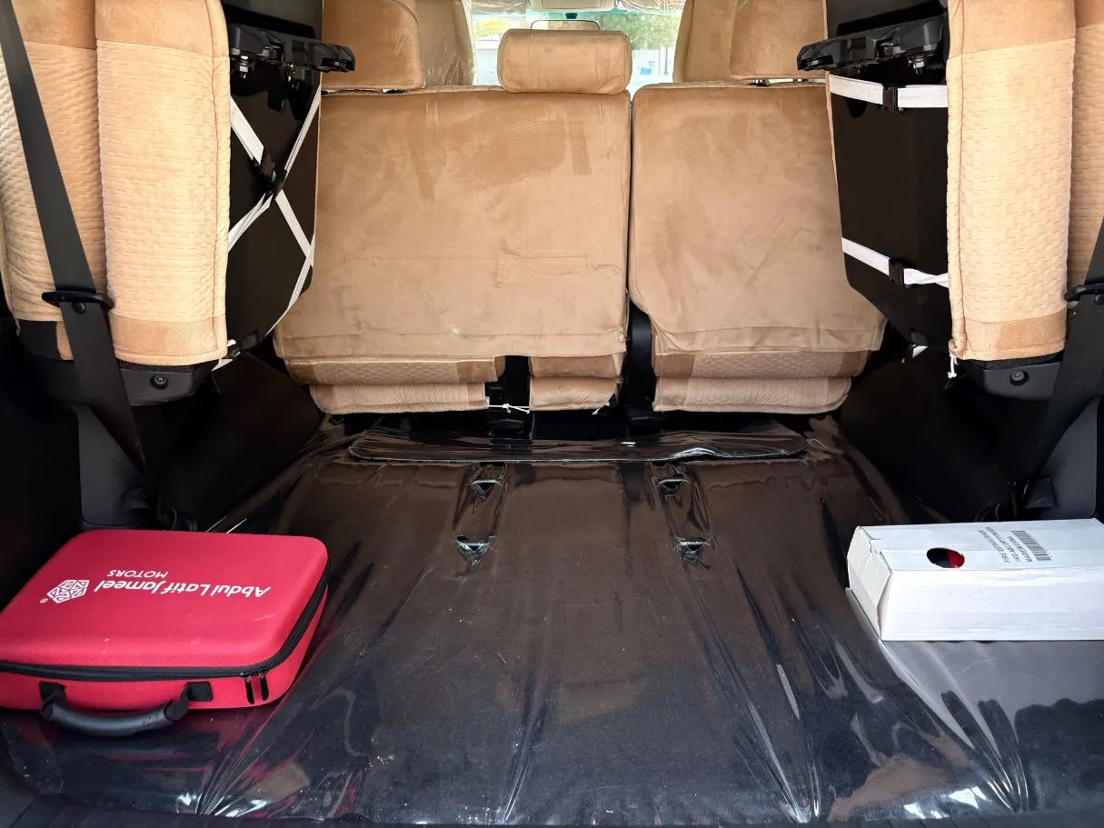 Car image 25