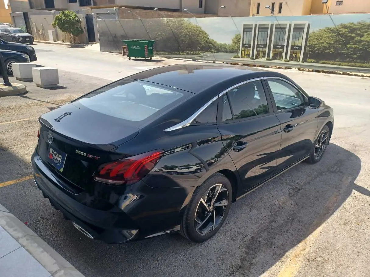 Car image 5