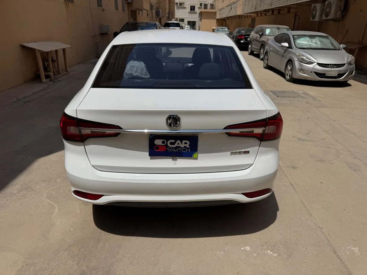 Car image 6