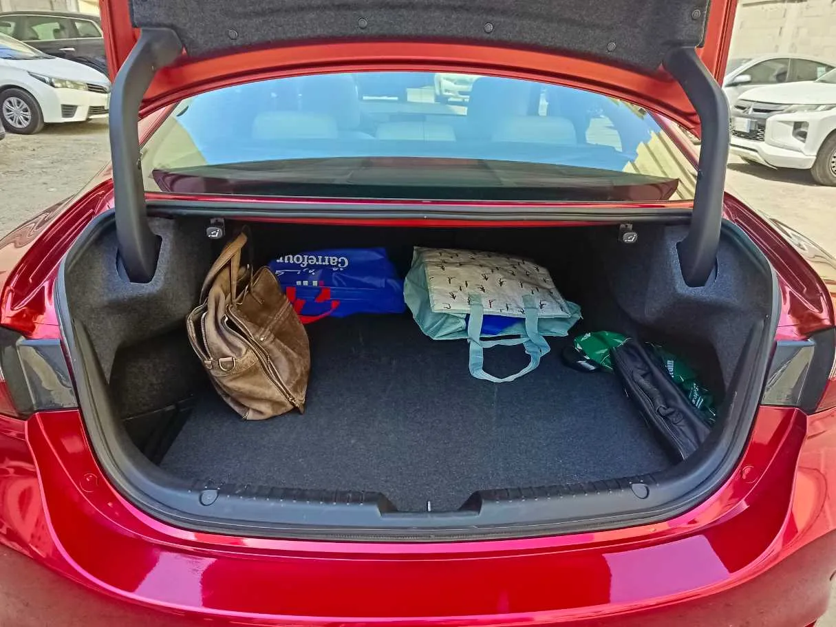 Car image 26