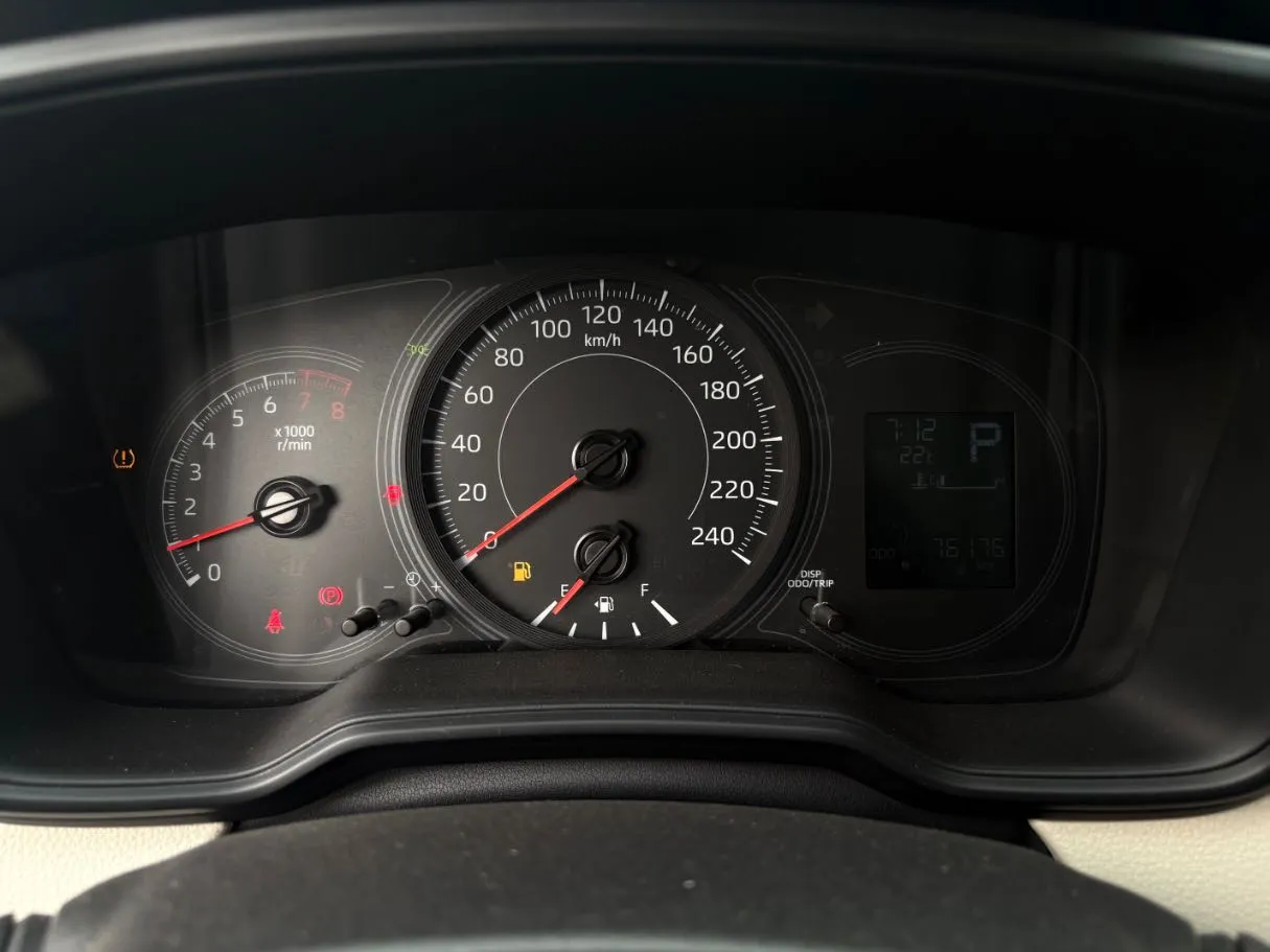 Car image 10