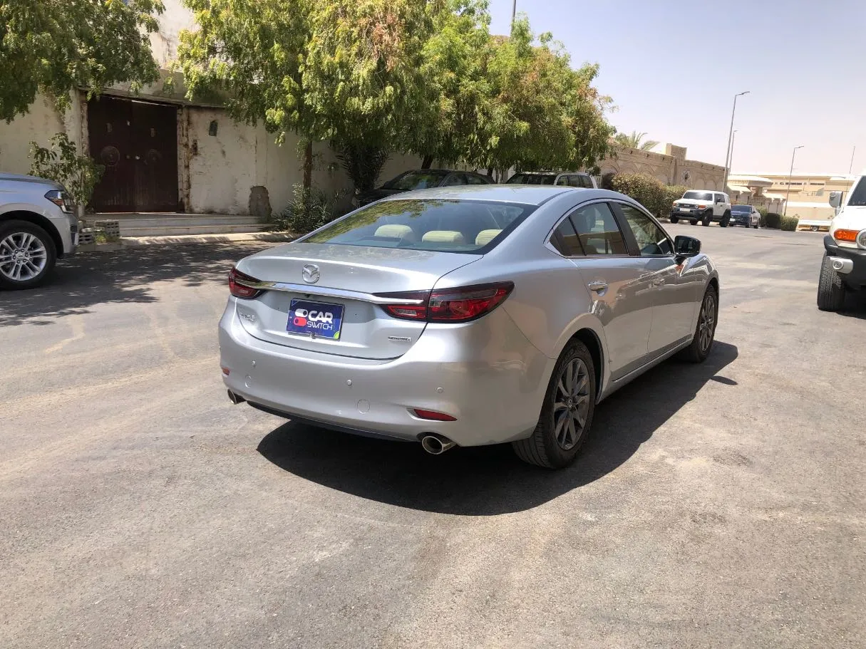 Car image 5