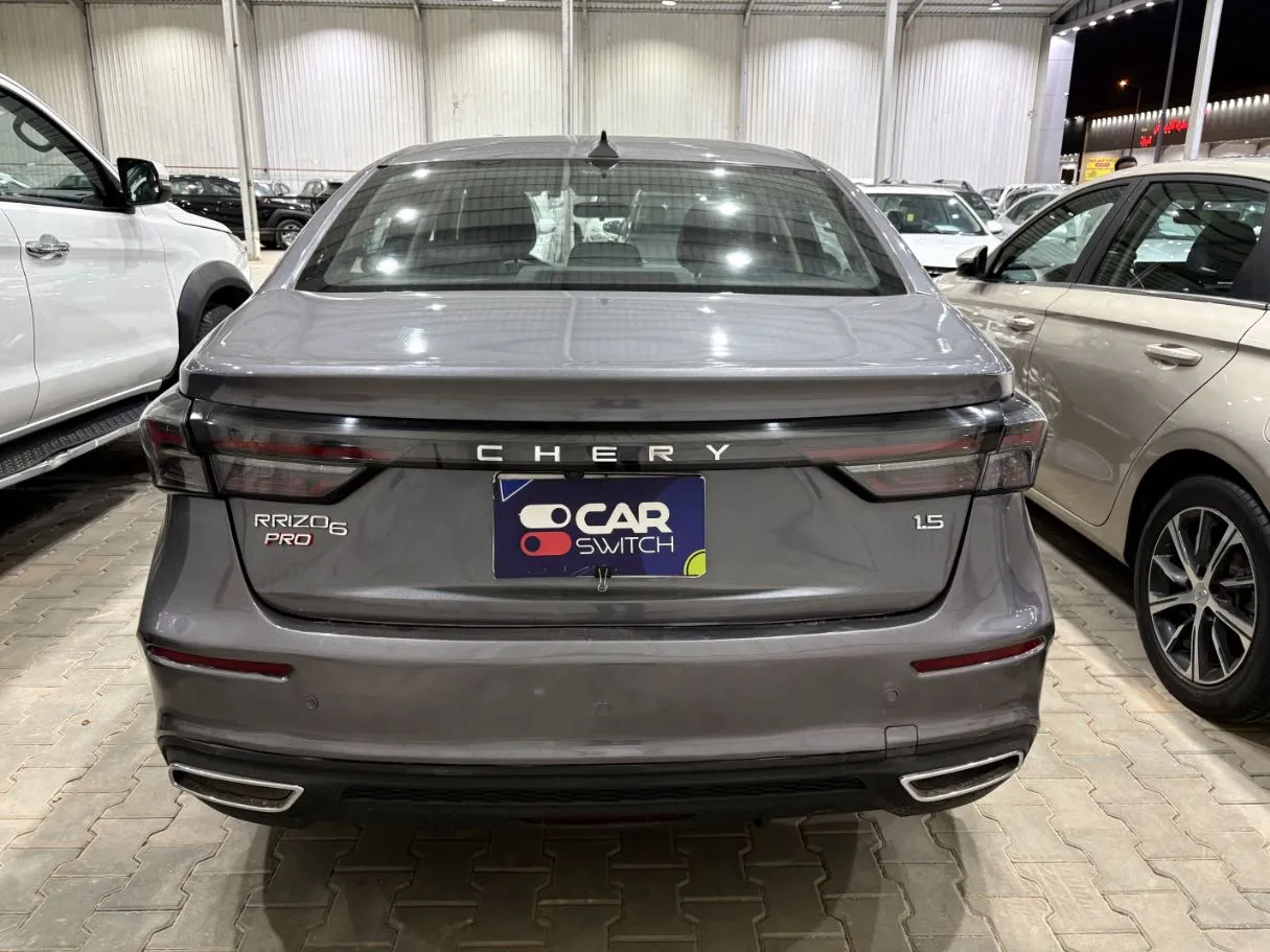 Car image 5