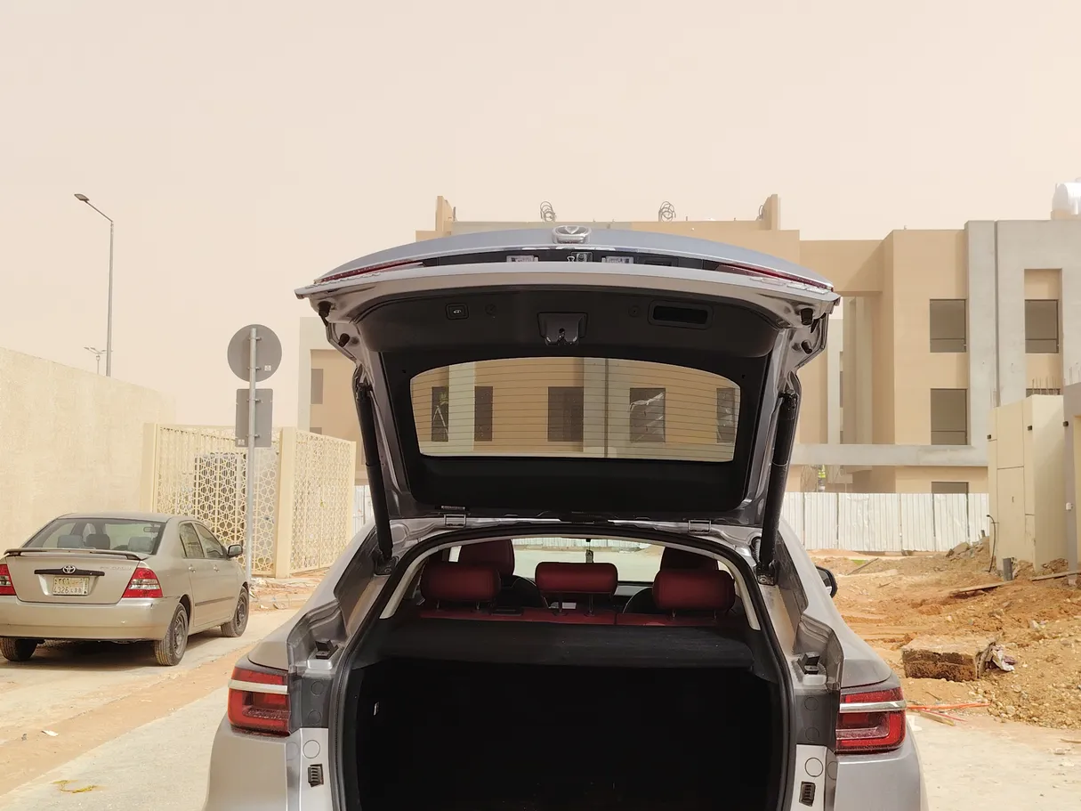 Car image 28