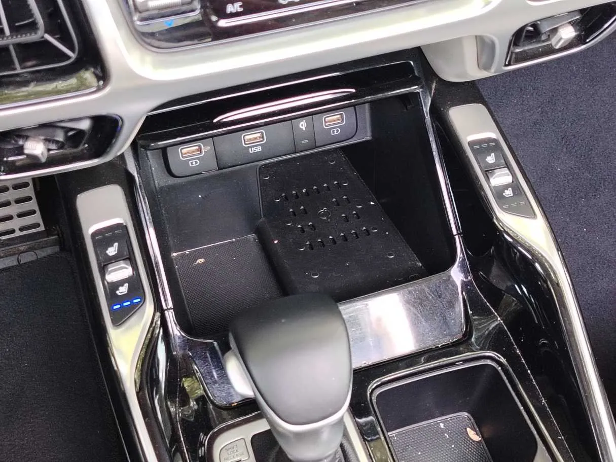 Car image 20
