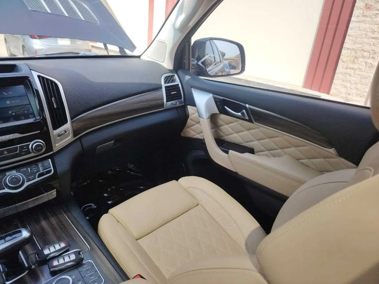 Car image 24