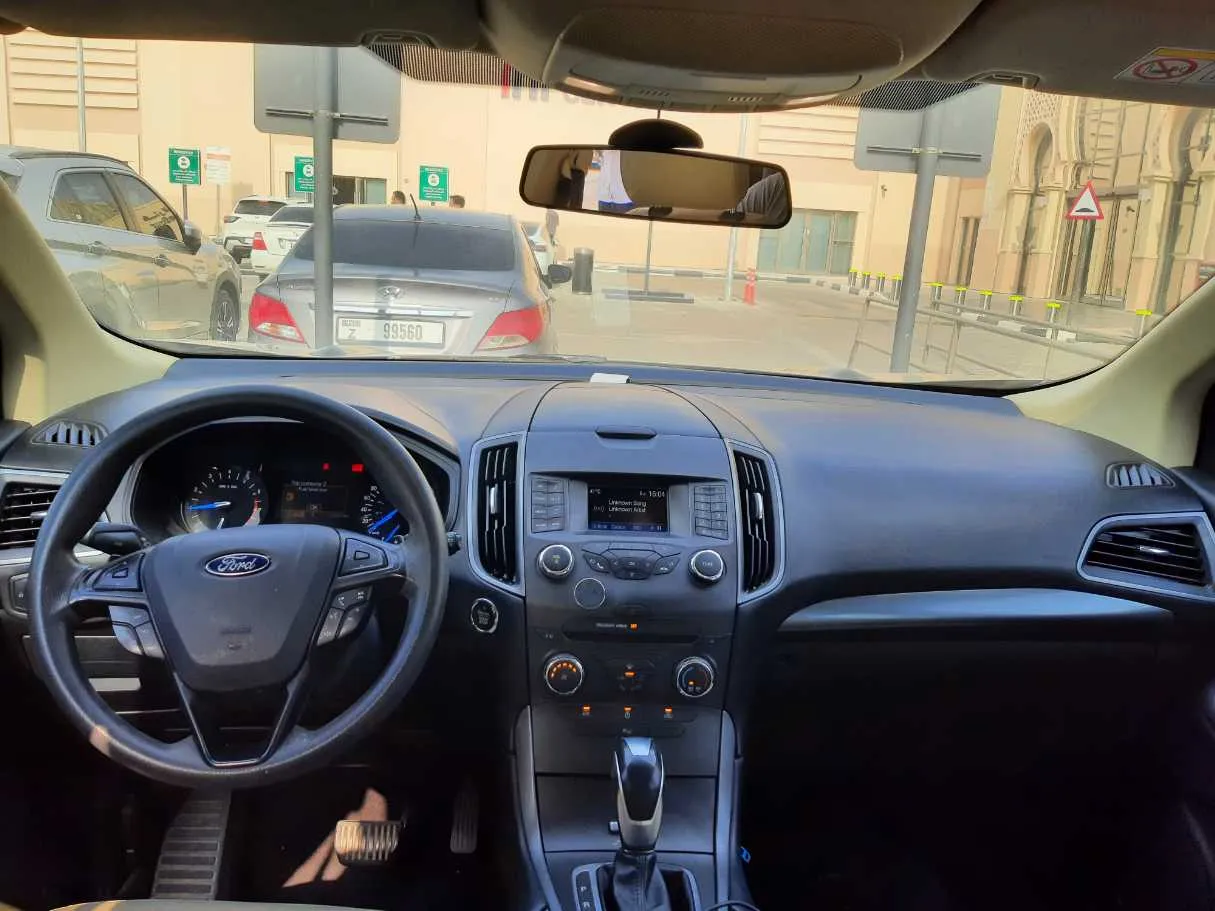 Car image 14