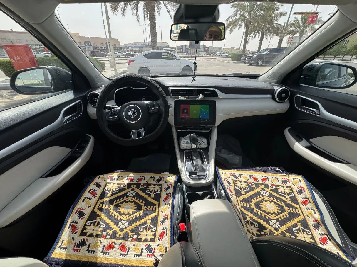Car image 15