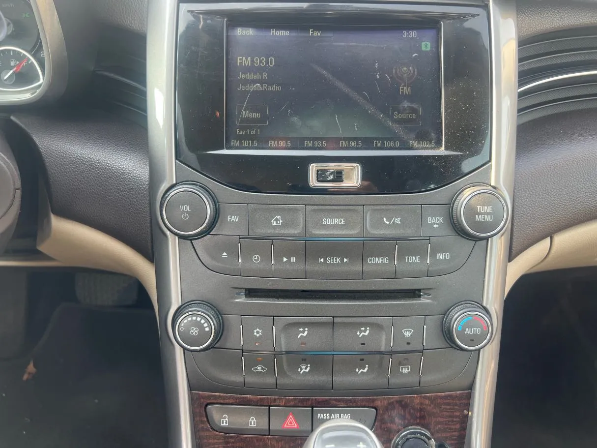 Car image 18