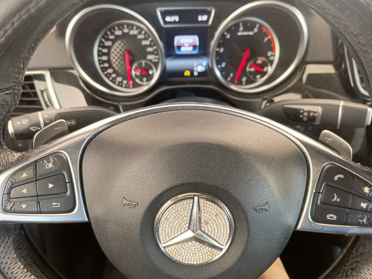 Car image 28
