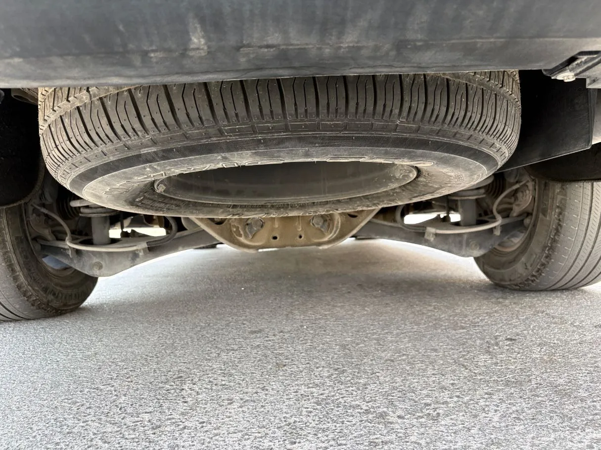 Car image 30