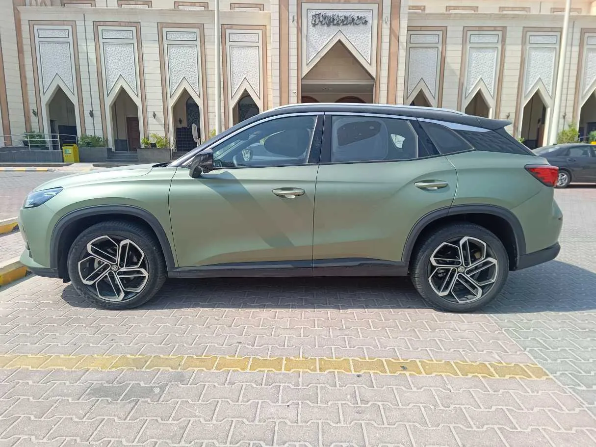 Car image 8