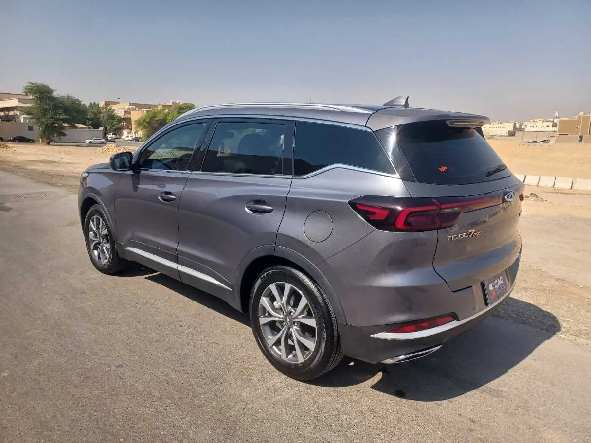 Car image 7