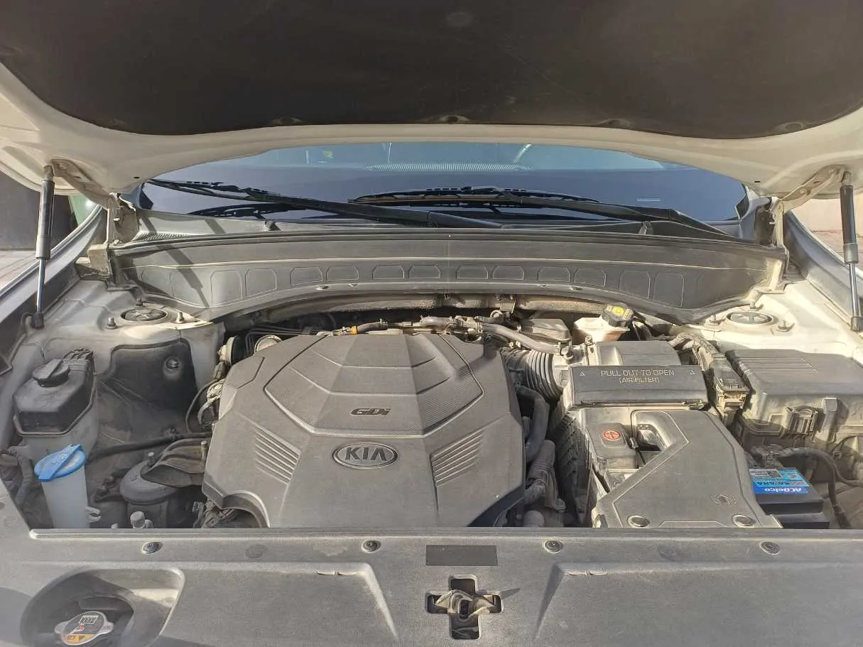 Car image 23
