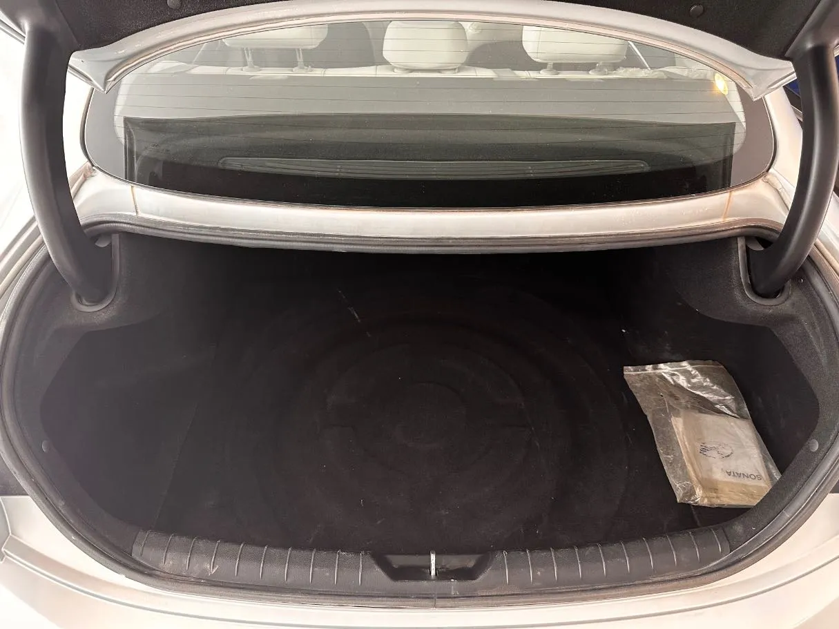 Car image 21