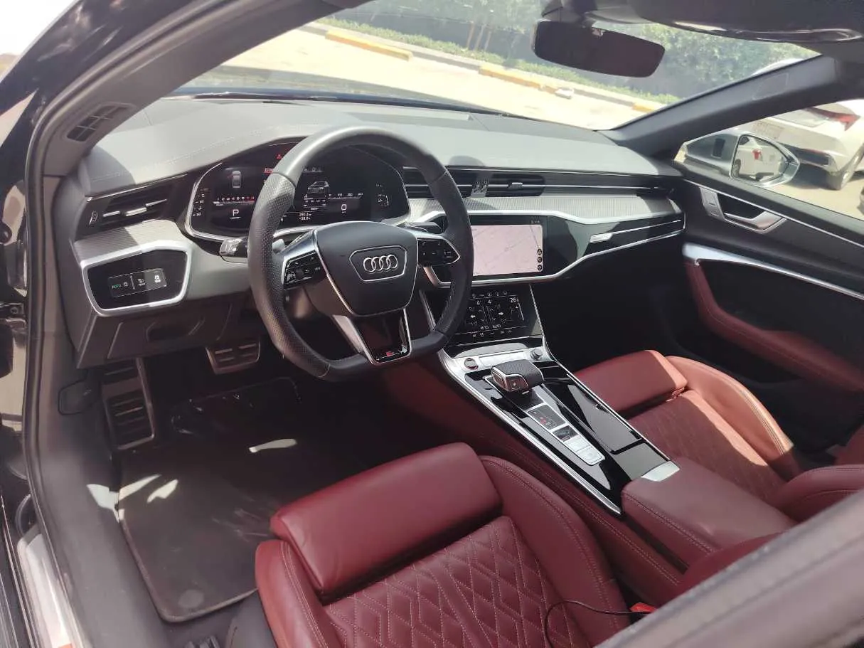 Car image 13