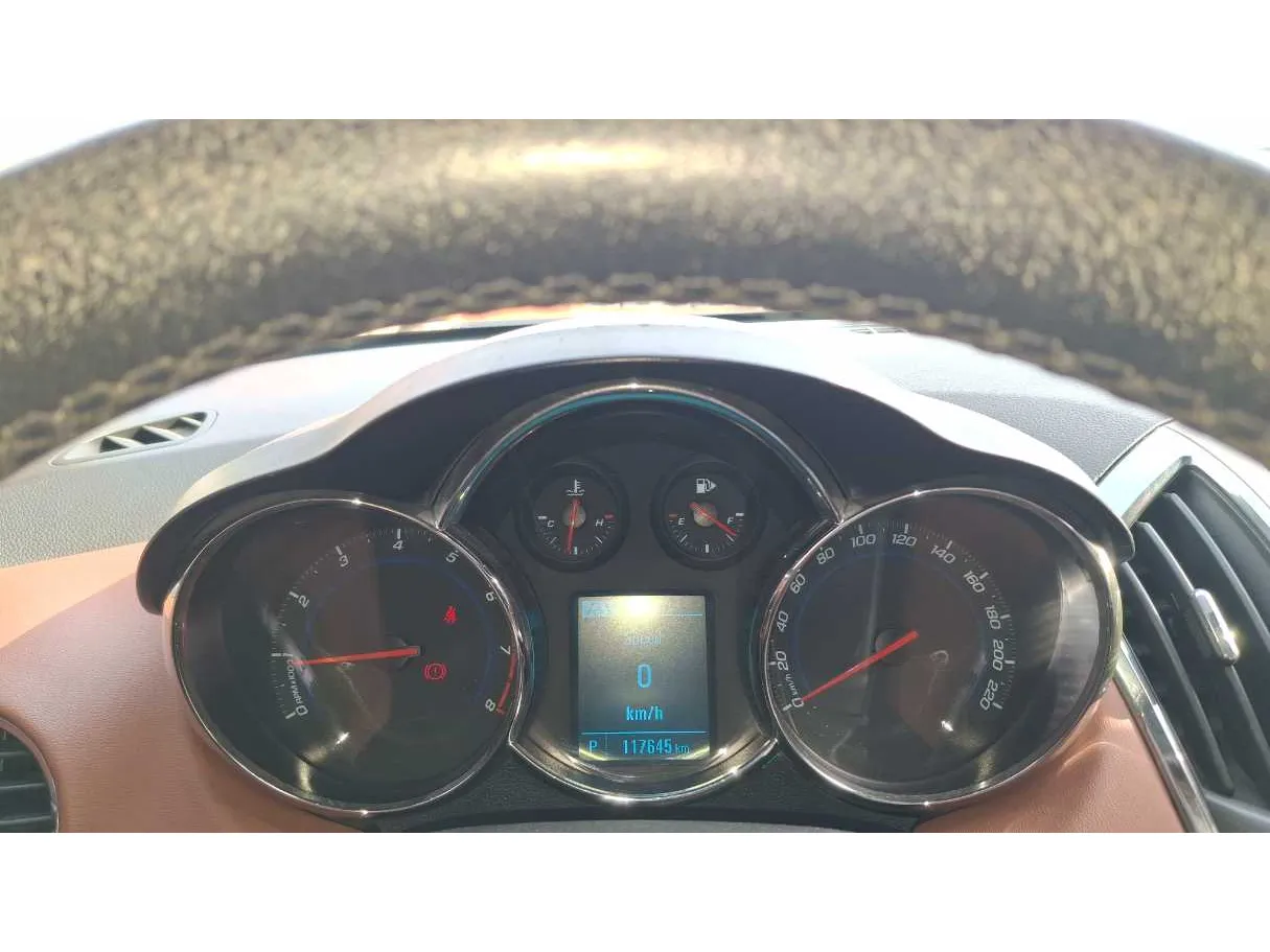 Car image 10