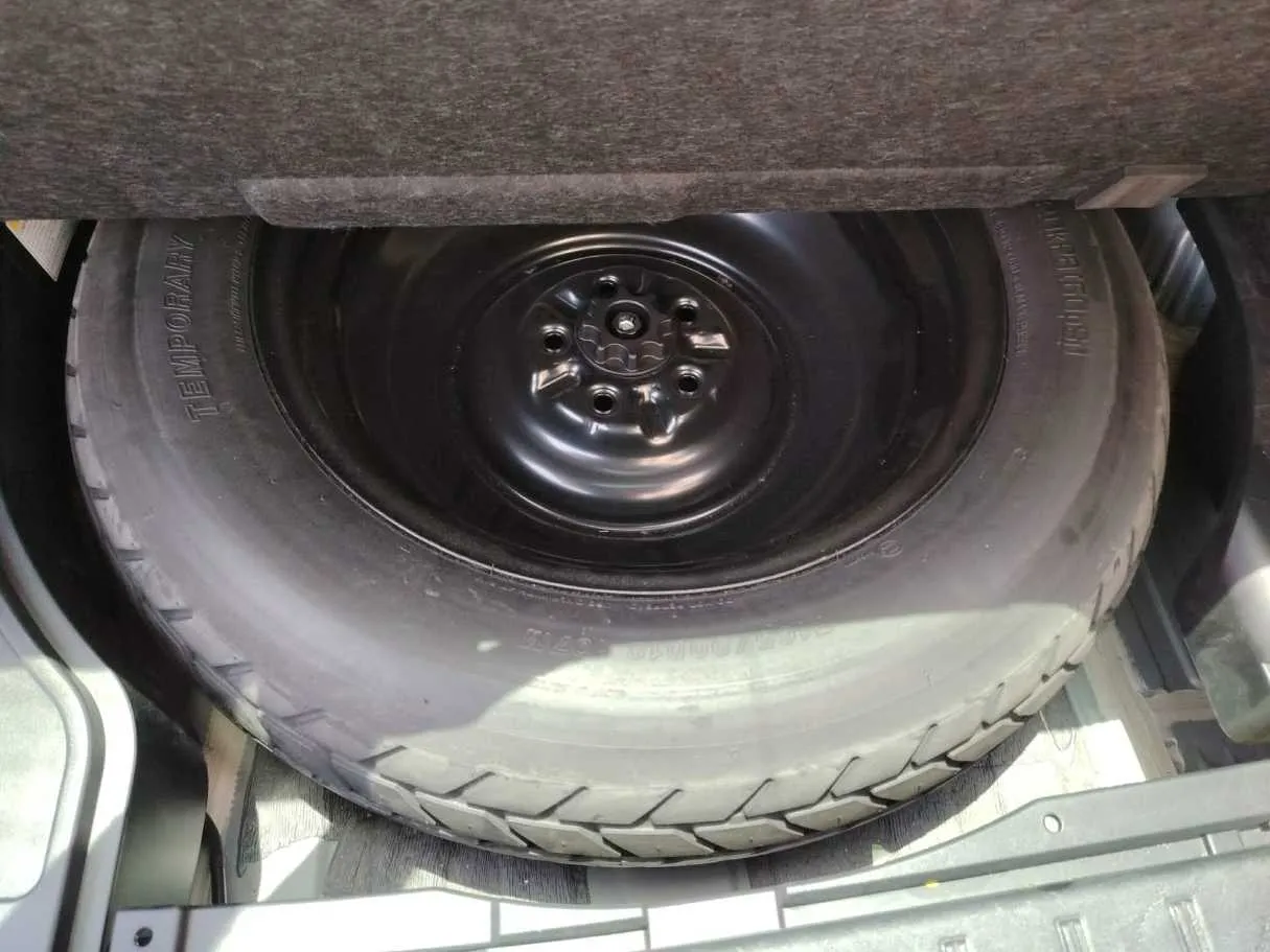 Car image 49