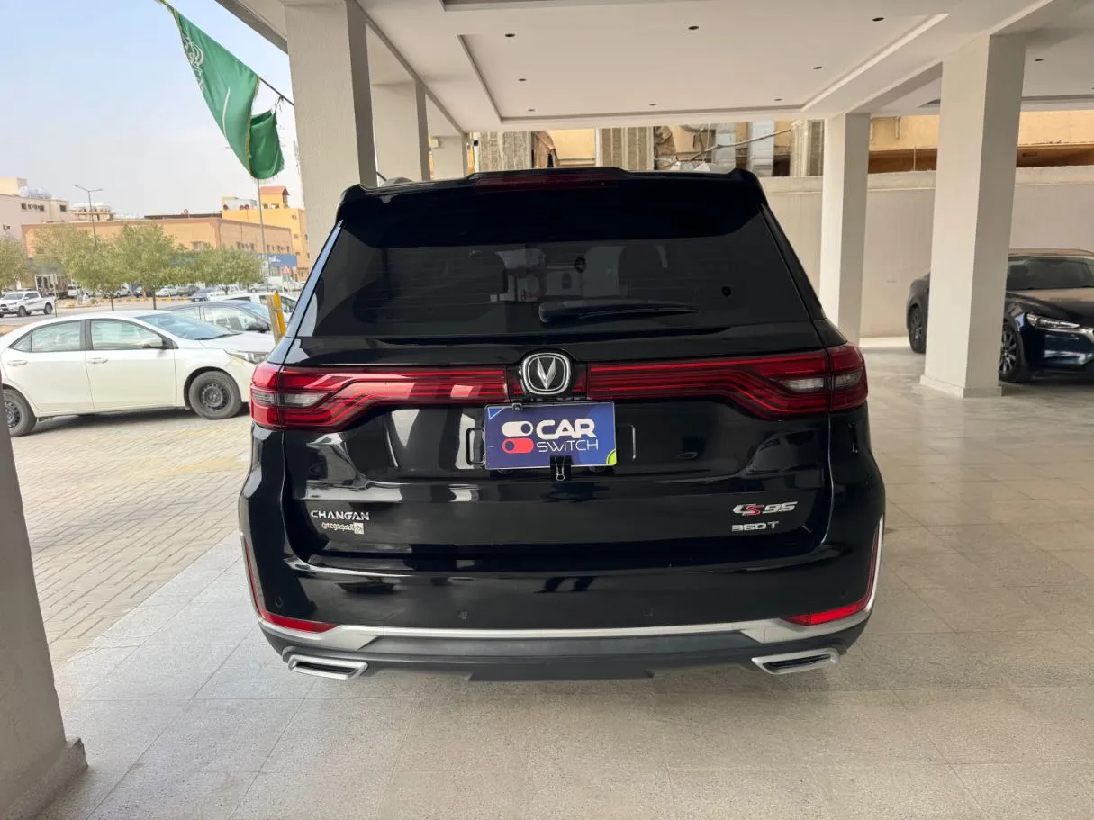 Car image 6