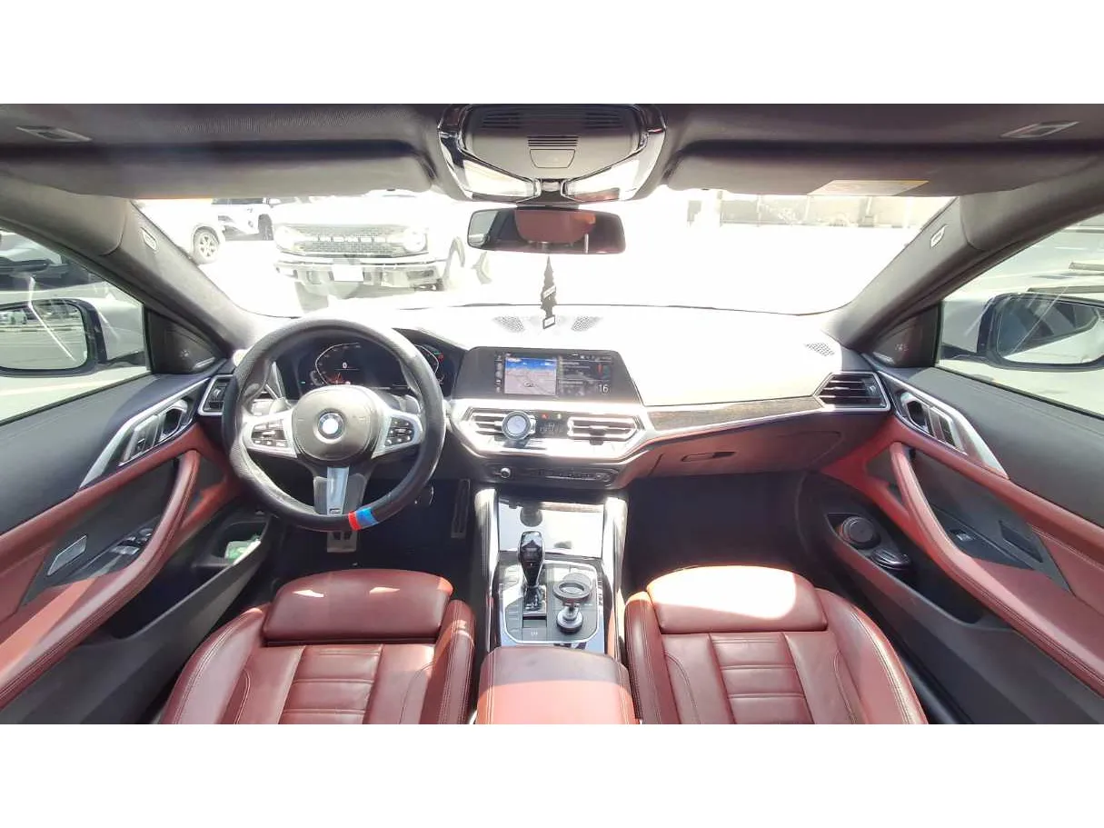 Car image 18