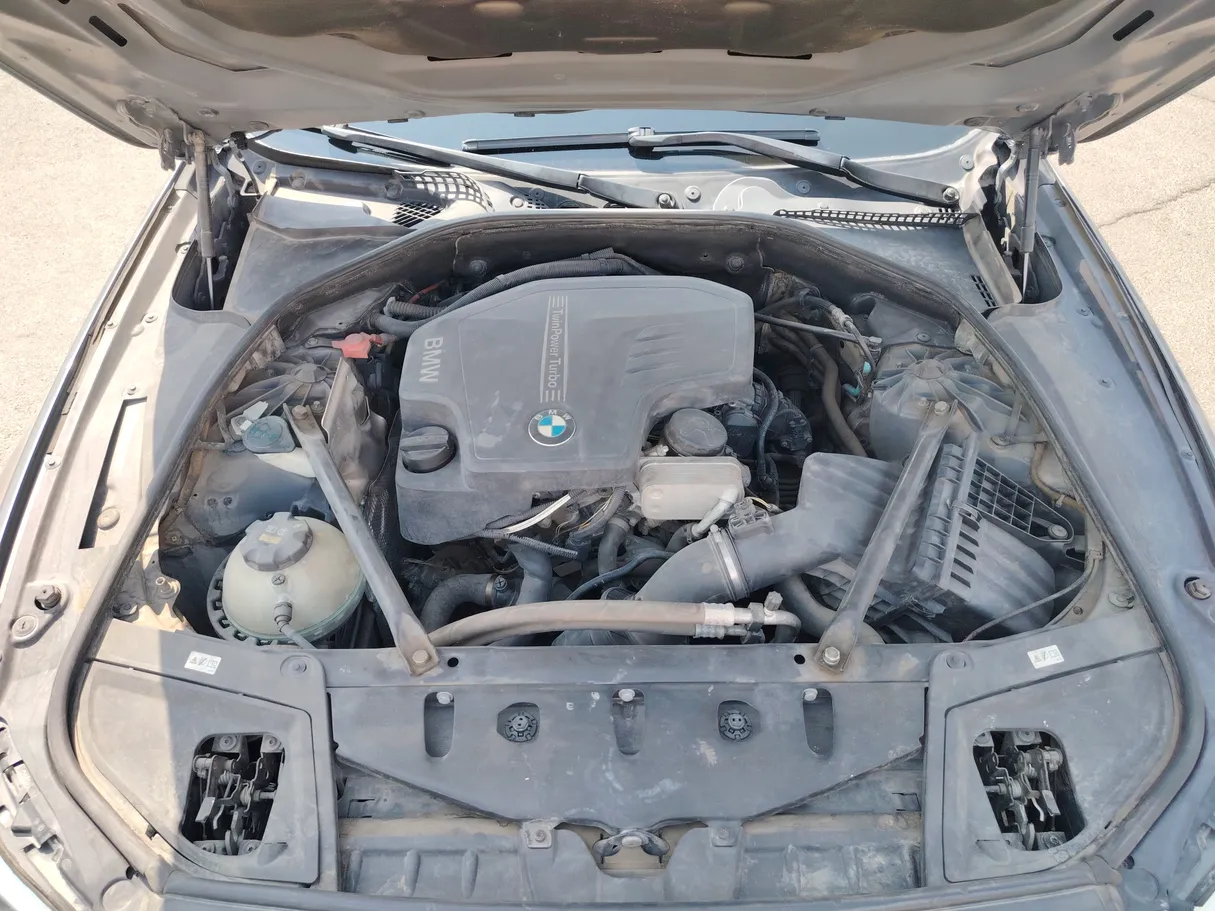 Car image 38