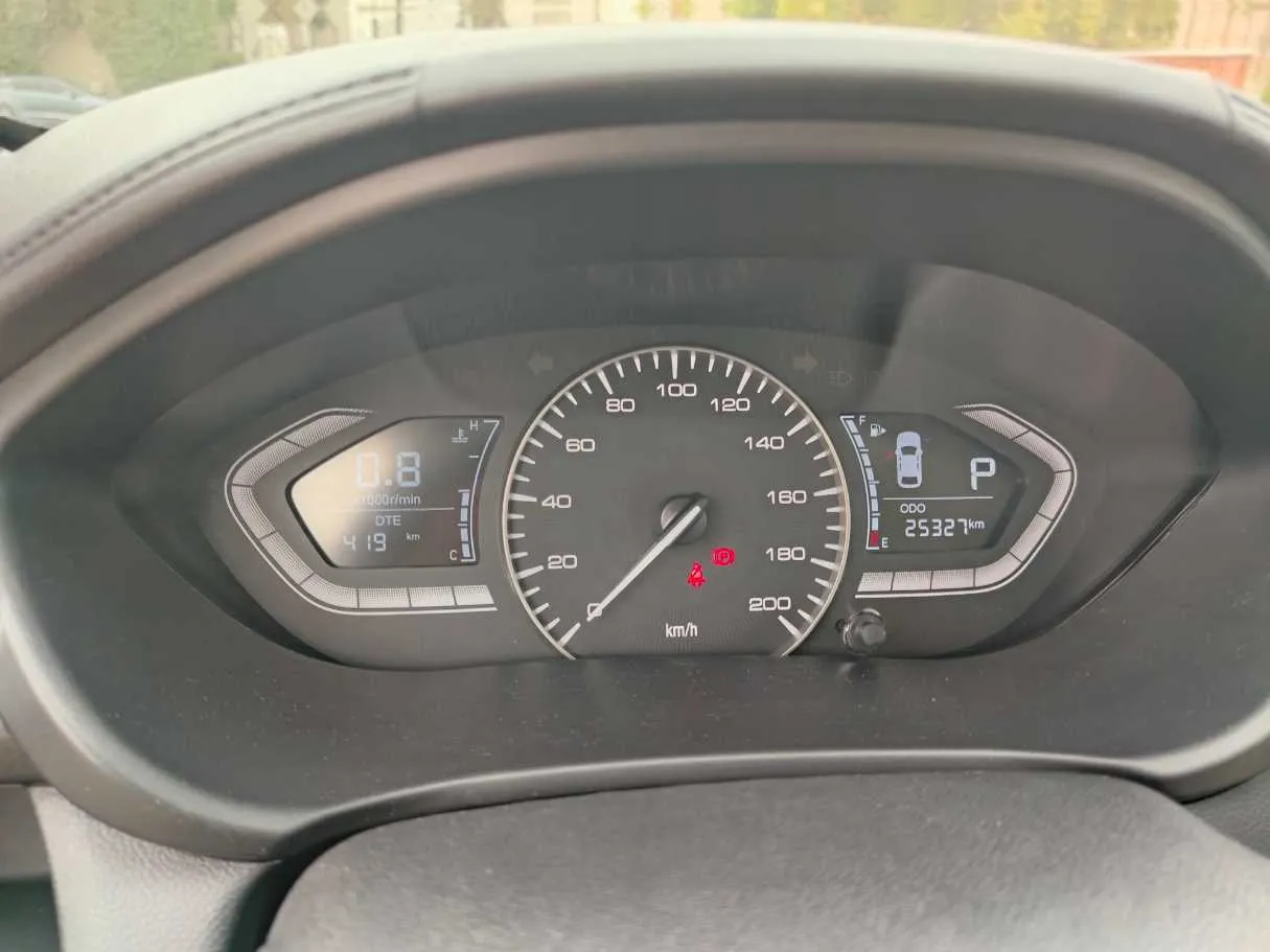 Car image 28