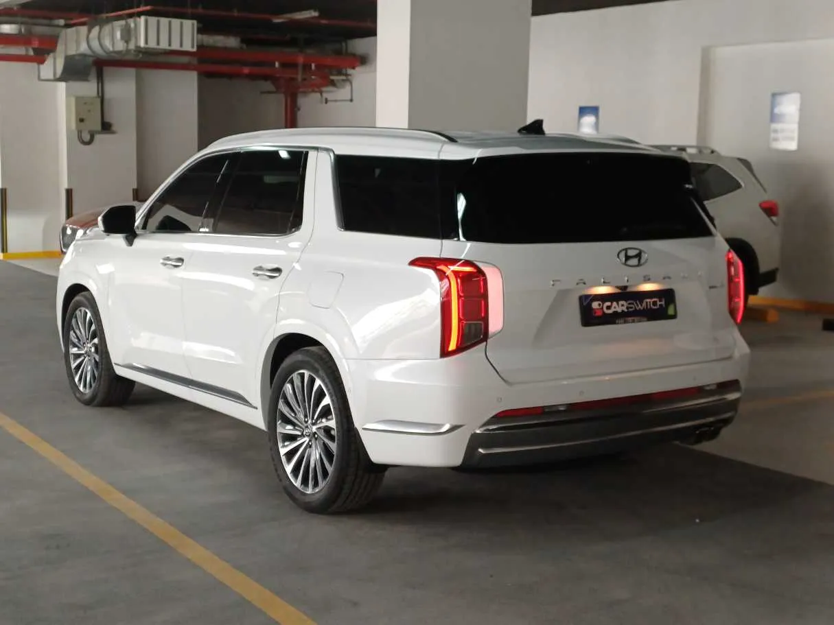 Car image 7
