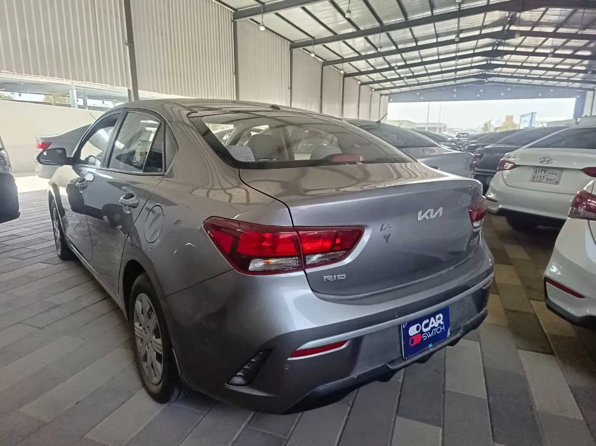 Car image 7