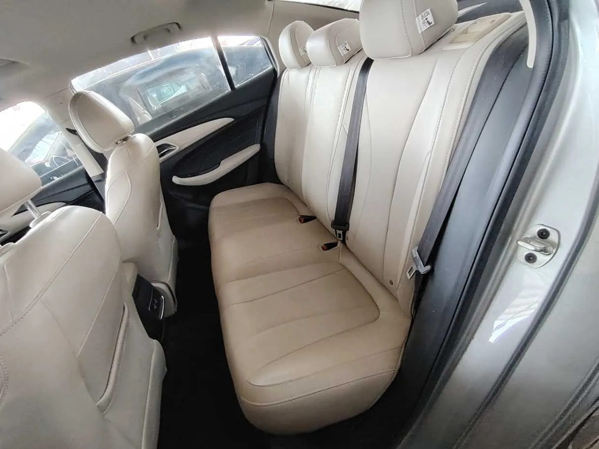 Car image 21