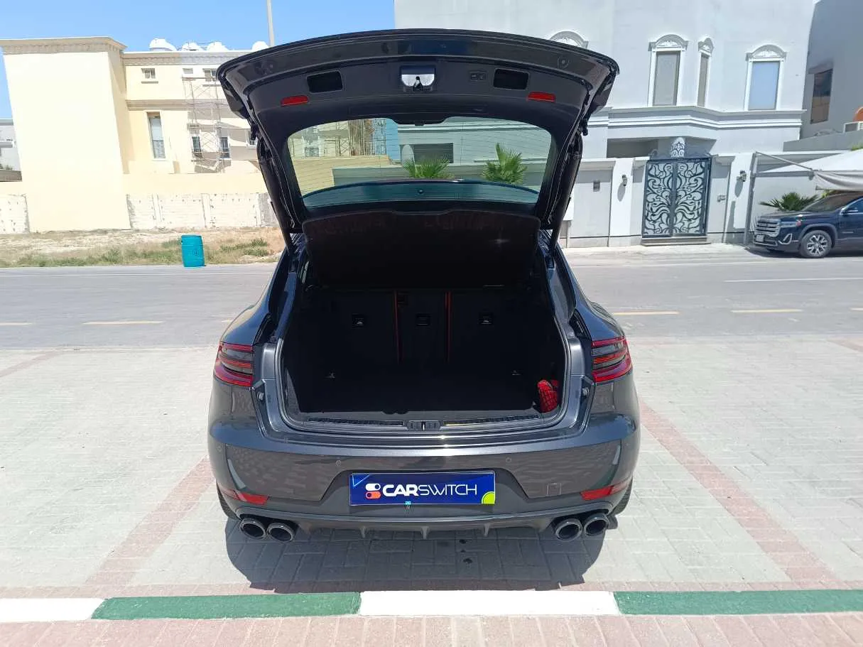 Car image 32