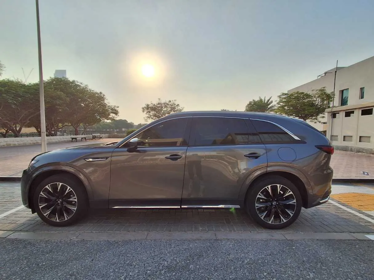 Car image 8